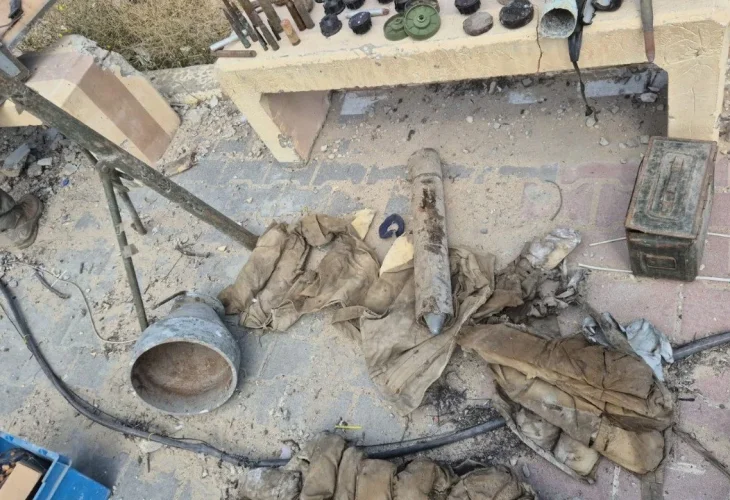 אמל"ח ומשגר שנתפסו ברצועה (צילום: דובר צה"ל)