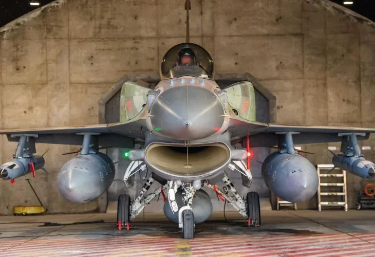 חימוש מטוס קרב, ארכיון (צילום: דובר צה"ל)