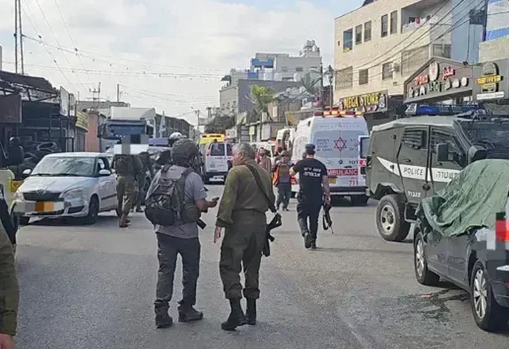 זירת הפיגוע בפונדוק, ארכיון (צילום: דוברות מבצעית מד"א)