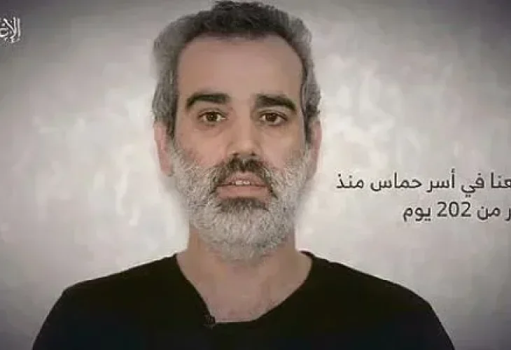 עמרי מירן, לפני שנה (צילום: מתוך סרטון שפרסם החמאס)