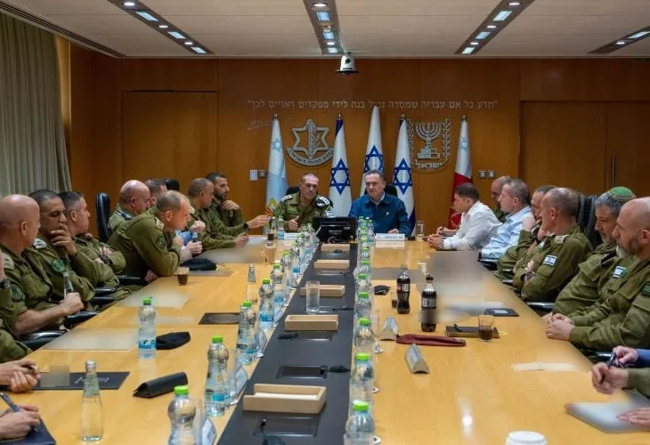 כ"ץ ופורום מטכ"ל (צילום: אריאל חרמוני, משרד הביטחון)