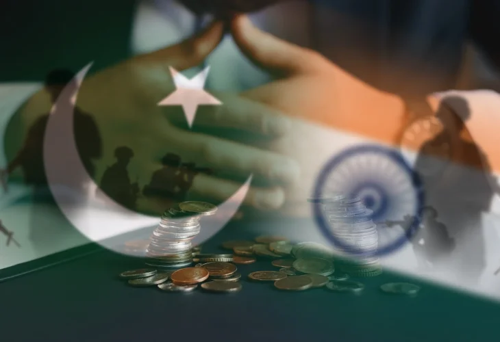 דגלי הודו ופקיסטן (קרדיט: shutterstock)