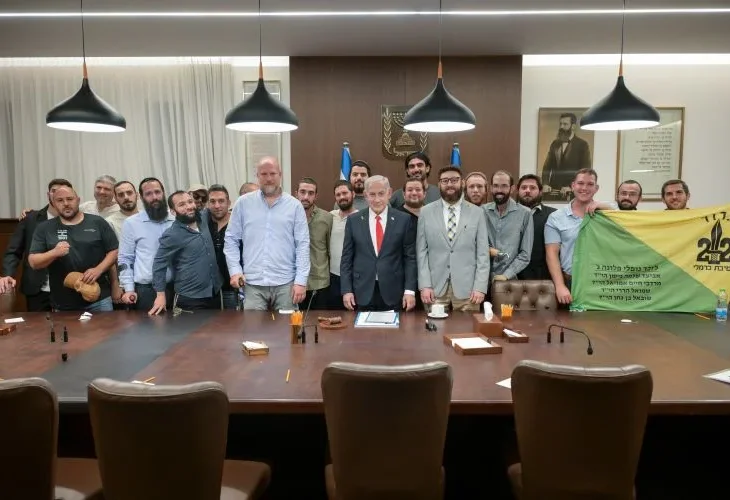 נתניהו בפגישה עם פצועי צה"ל (צילום: מעיין טואף, לע"מ) נתניהו בפגישה עם פצועי צה"ל (צילום: מעיין טואף, לע"מ)