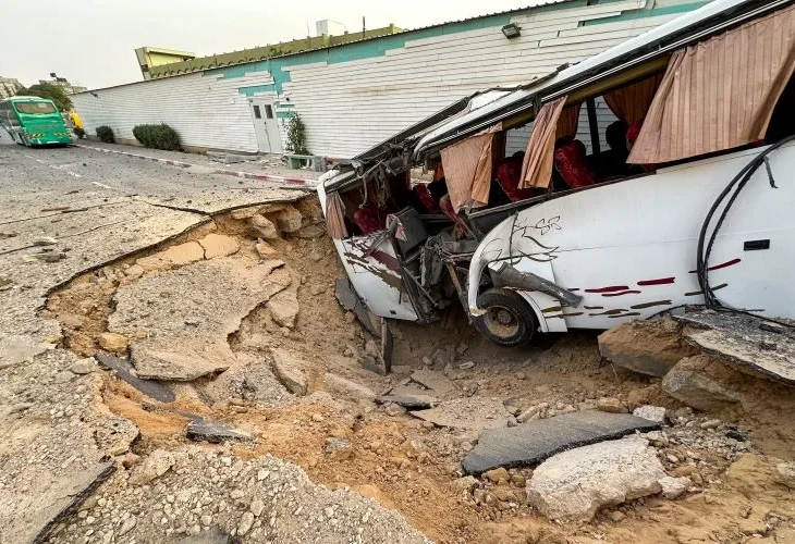 תקיפה ליד בית החולים בח'אן יונס (צילום: פלאש90)