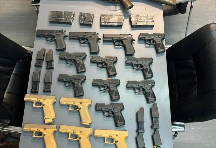 אמצעי הלחימה שנתפסו (צילום: דובר צה״ל)