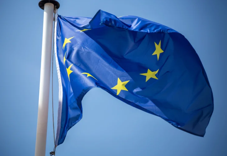 דגל האיחוד האירופי (קרדיט: shutterstock)