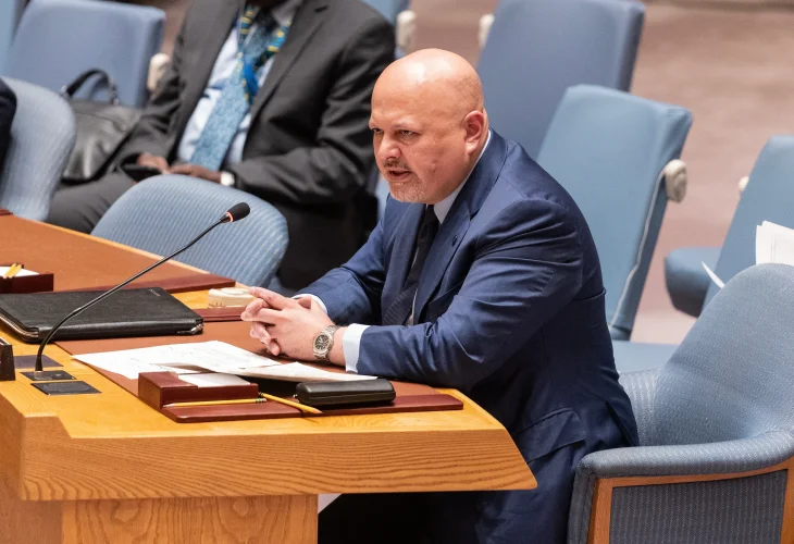 התובע הראשי של בית הדין הפלילי הבינלאומי בהאג, כארים ח'אן (קרדיט: shutterstock)