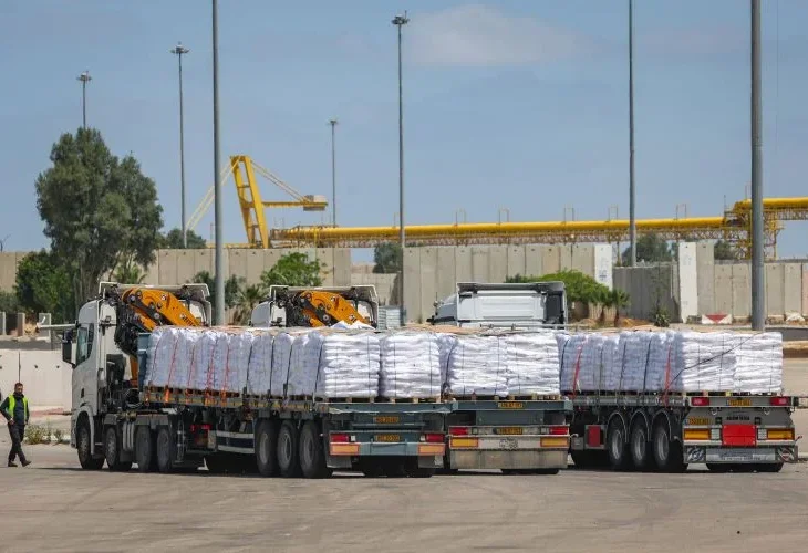 משאית בדרכן לעזה (צילום: פלאש90)