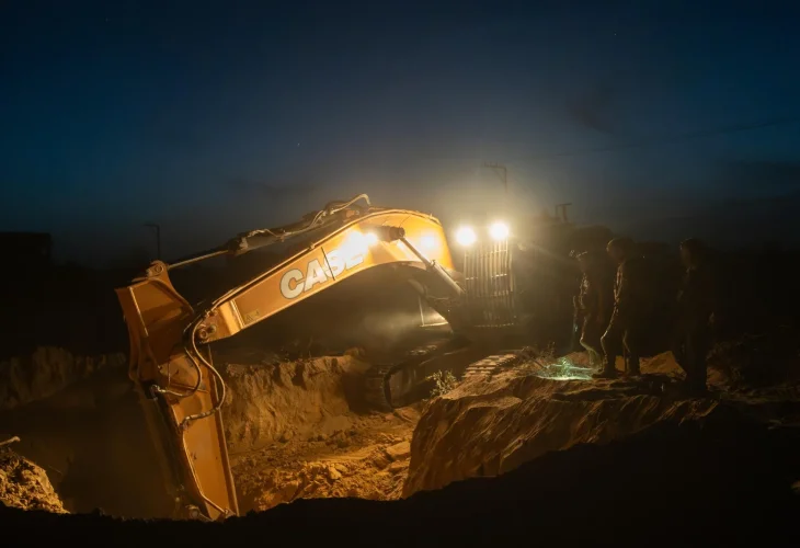 חישוף פיר של מנהרה ברצועת עזה (צילום: דובר צה״ל)