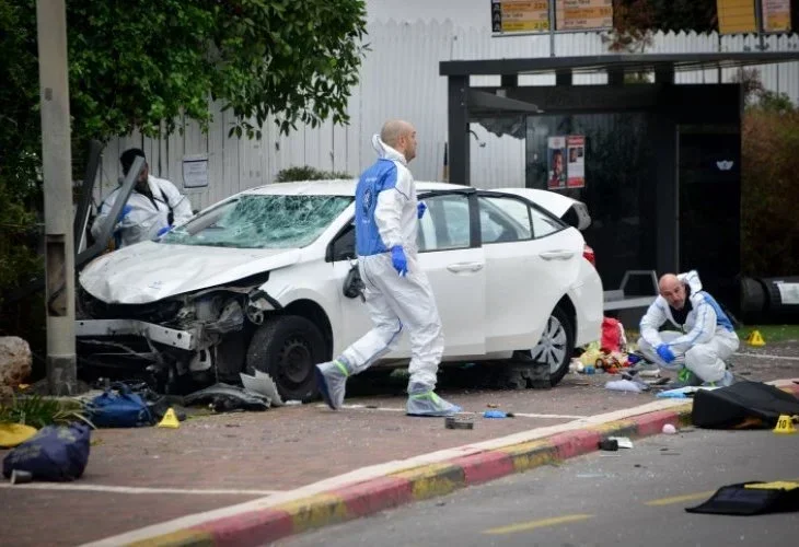 זירת פיגוע ברעננה, ארכיון (צילום: Avshalom Sassoni/Flash90)