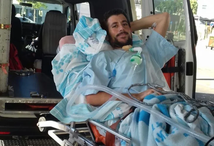 אריה כץ מפונה לבית חולים אריה כץ מפונה לבית חולים