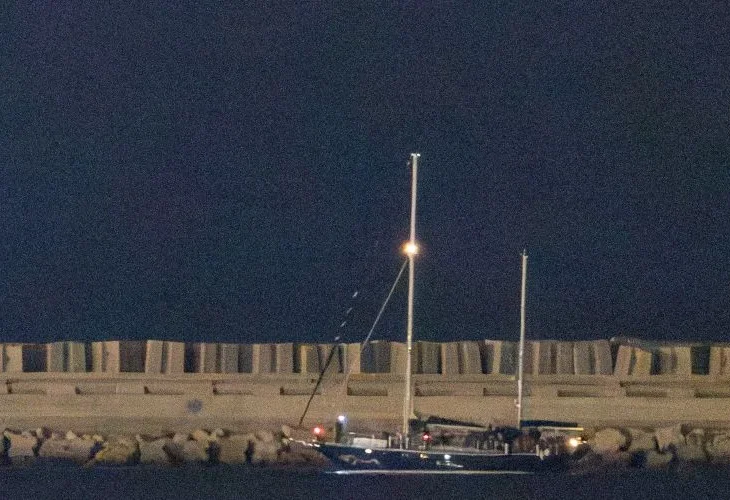 הספינה "מדליין" עוגנת בנמל אשדוד (צילום: יונתן סינדל, פלאש90) הספינה "מדליין" עוגנת בנמל אשדוד (צילום: יונתן סינדל, פלאש90)