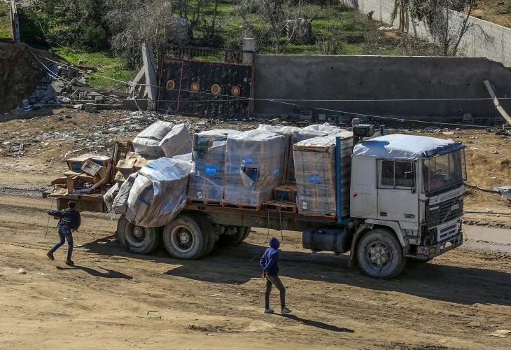 משאית סיוע הומניטרי ברצועה (צילום: עבד רחים ח׳טיב, פלאש90)