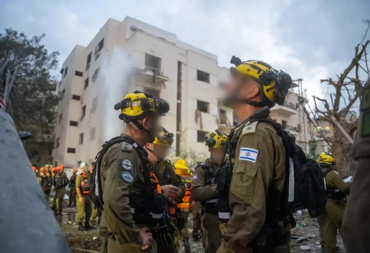 זירת פגיעה מהמטח הלילה (צילום: דובר צה״ל)