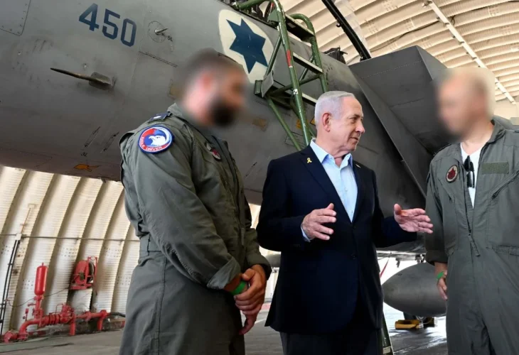 נתניהו בבסיס תל נוף (צילום: אבי אוחיון, לע״מ) נתניהו בבסיס תל נוף (צילום: אבי אוחיון, לע״מ)