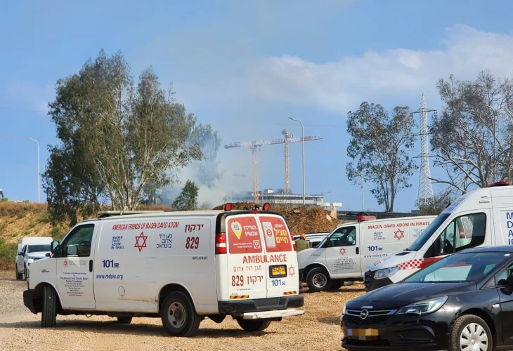 זירת נפילה בגוש דן (צילום: דוברות מד״א)