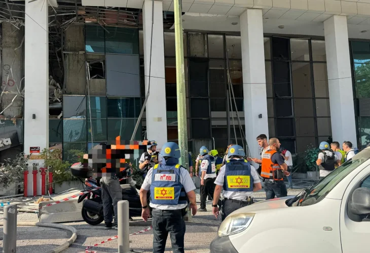 הנזק בסורוקה, הבוקר (קרדיט: דוברות מד"א) הנזק בסורוקה, הבוקר (קרדיט: דוברות מד"א)