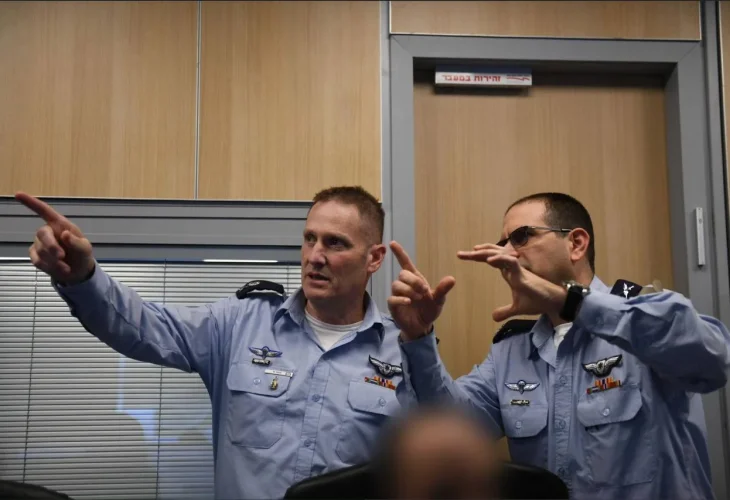 מפקד חיל האוויר, אלוף תומר בר, ותת-אלוף גלעד קינן (צילום: דובר צה״ל)