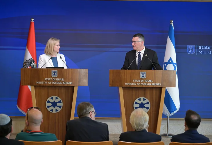 סער ושרת החוץ של אוסטריה (צילום: שלומי אמסלם, לע״מ)