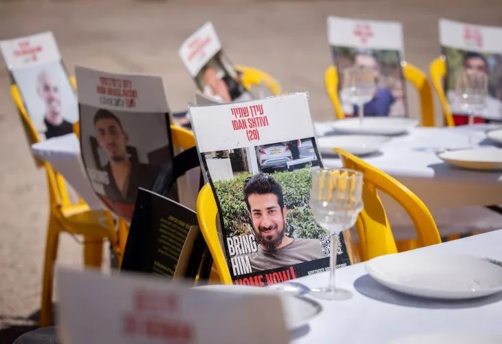 מיצג בתל אביב (צילום: מרים אלסטר, פלאש90)