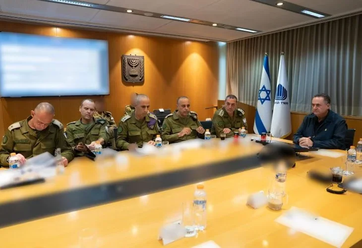 כ"ץ בדיון עם צמרת צה"ל (צילום: אריאל חרמוני, משרד הביטחון)