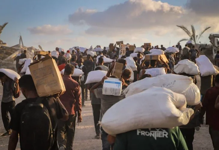 חלוקת מזון בעזה 0צילום: פלאש90)