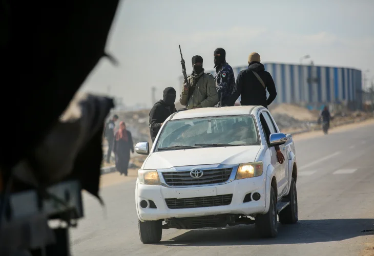 חמושים בעזה (צילום: עלי חסן, פלאש90)