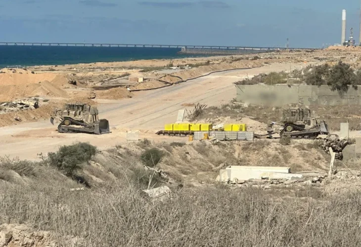 סימון הקו הצהוב ברצועת עזה (צילום: דובר צה"ל)