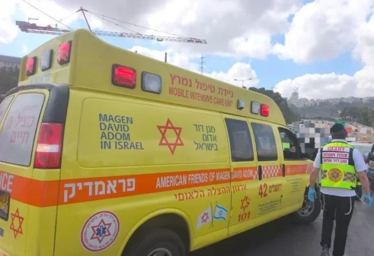 זירת הפיגוע (צילום: דוברות מבצעית מד"א)