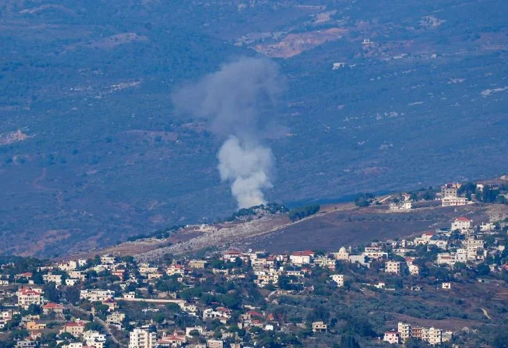 תקיפה השבוע בדרום לבנון (צילום: אייל מרגולין, פלאש90)