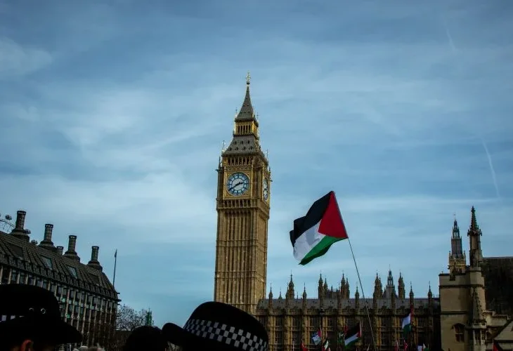 הפגנה פרו פלסטינית בלונדון (צילום: שאטרסטוק)