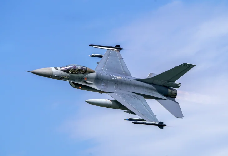 מטוס F-16 (קרדיט: shutterstock)