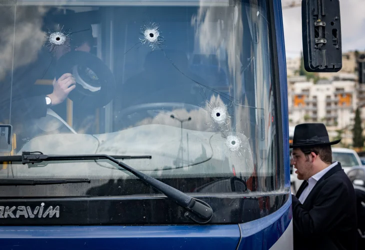 זירת הפיגוע ברמות (צילום: חיים גולדברג, פלאש90)