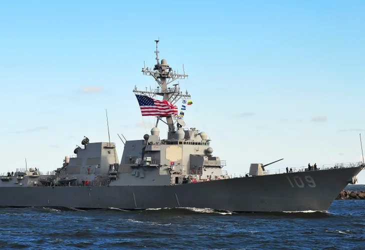 ספינת מלחמה אמריקנית (קרדיט: shutterstock)