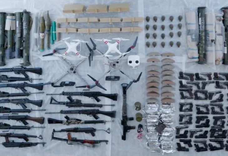 חלק מהנשק שנתפס (צילום: דוברות שב"כ)