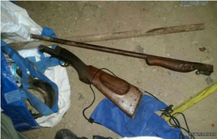 כלי הנשק שנמצאו ברכב (צילום: דוברות המשטרה)