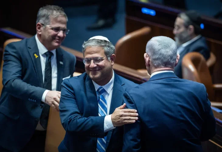 בן גביר ונתניהו, אתמול במליאת הכנסת (צילום: יונתן זינדל, פלאש 90)