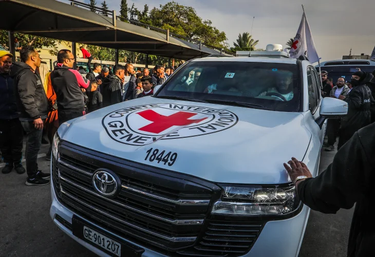 הצלב האדום (צילום: עבד רחים ח׳טיב, פלאש90)