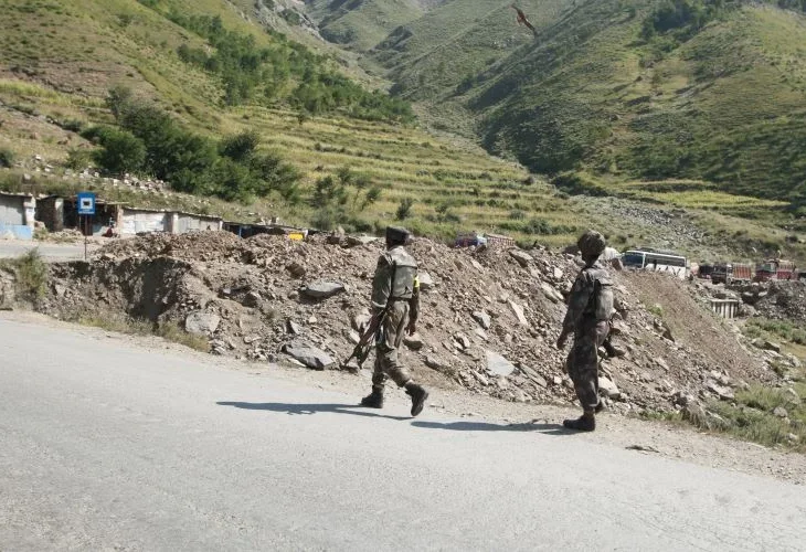 כוחות צבא הודים בחל קאשמיר (צילום ארכיון: שאטרסטוק)