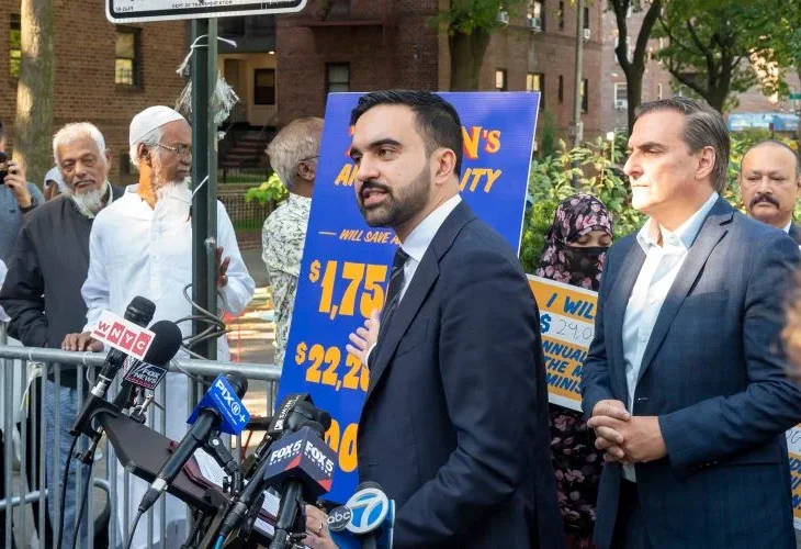 ממדני (באמצע) מועמד לראשות עיריית ניו יורק (צילום: שאטרסטוק)