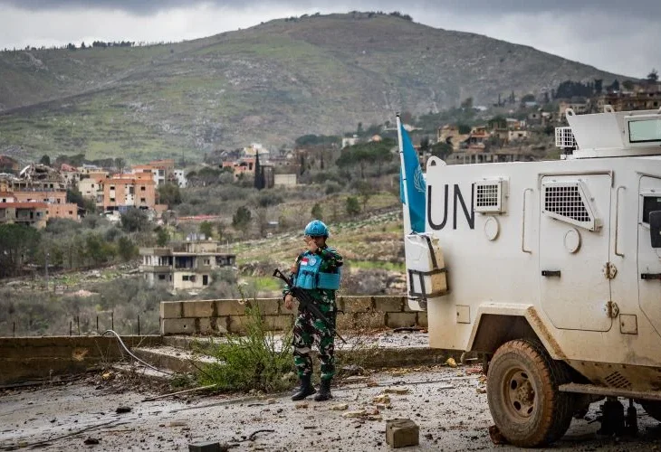 חייל מכוח יוניפי"ל בדרום לבנון (צילום: יונתן סינדל, פלאש90)