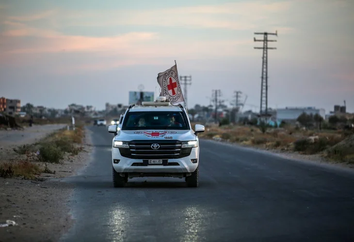 הצלב האדום ברצועת עזה (צילום: עלי חסן, פלאש90)