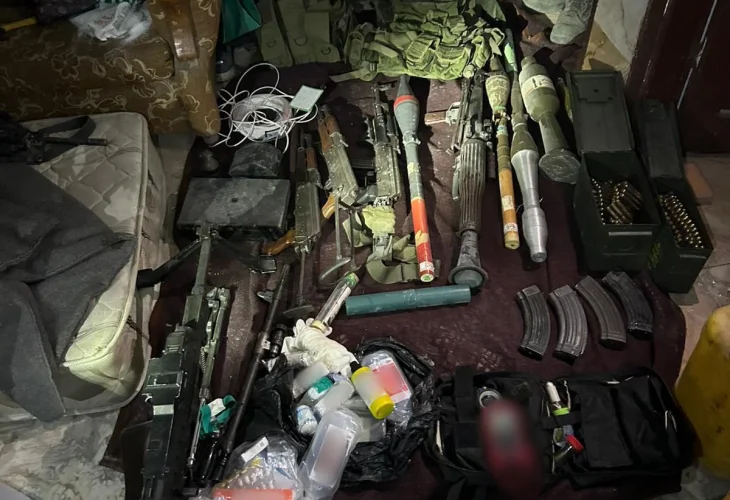 אמצעי לחימה שאותרו בעיר עזה (צילום: דובר צה״ל)