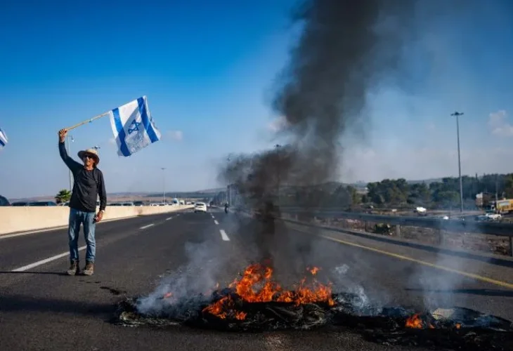 חסימה בכביש 1, שבוע שעבר (צילום: חיים גולדברג, פלאש90)
