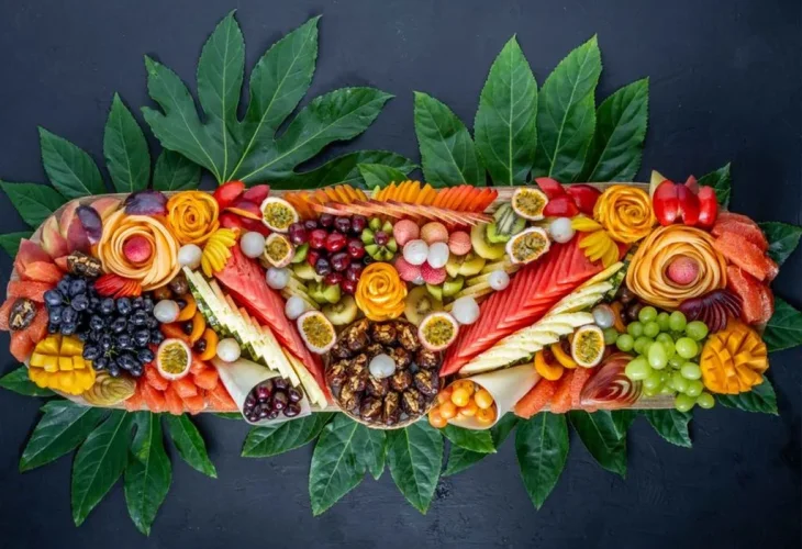 מגש פירות • קרדיט: סלסלה טעם וצבע מהטבע