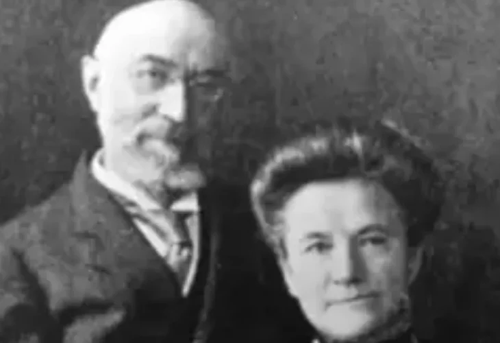 איזידור ואידה זמן קצר לפני שניספו (צילום: המורשת לשימור זכרונות הטיטאניק)