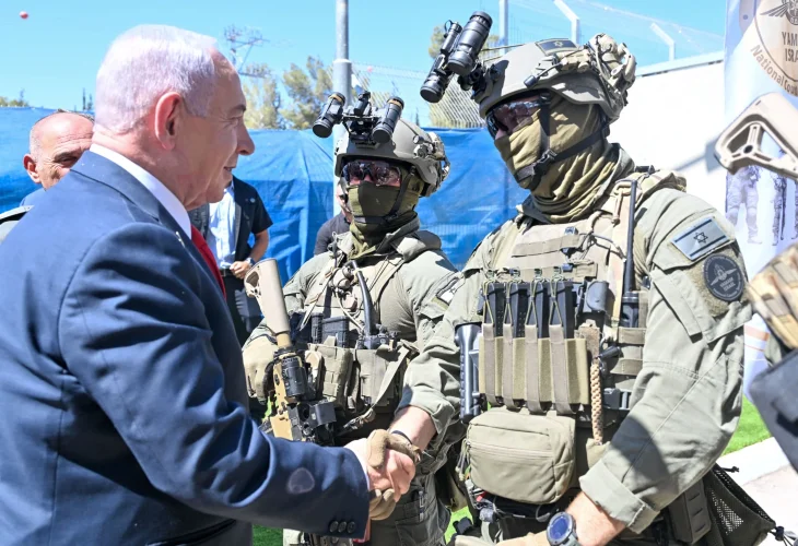 נתניהו בבסיס הימ״מ (צילום: קובי גדעון, לע״מ)