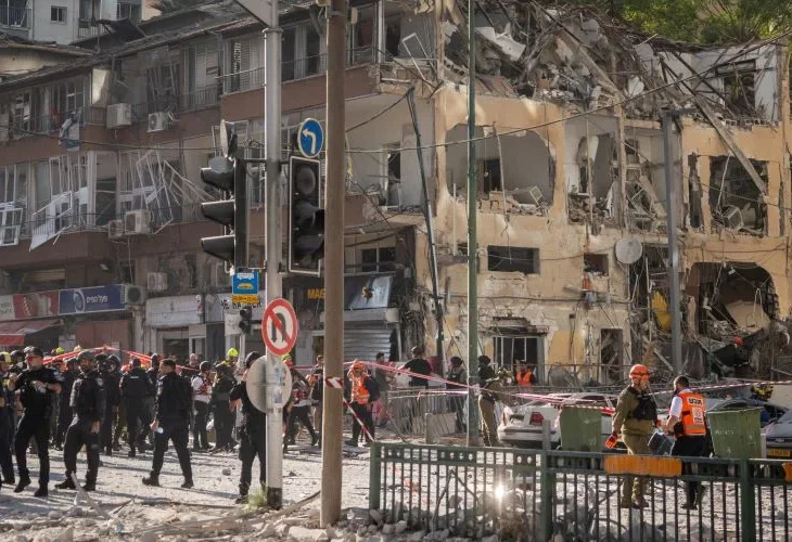 פגיעת טיל במרכז, ארכיון (צילום: חיים גולדברג, פלאש90)