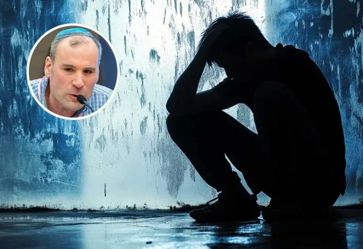 בעיגול: הרב שלום המר