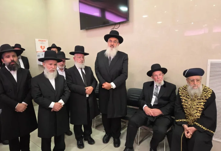 הרבנית הצדקנית שושנה כהן ע"ה, אמו של הגאון הגדול הרב זמיר כהן שליט"א, הובאה למנוחות. צפו בתיעודים